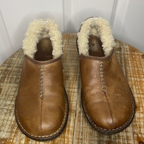 UGG Australia Bettey Leather Slipper Clogs Size 7 - Picture 3 of 12